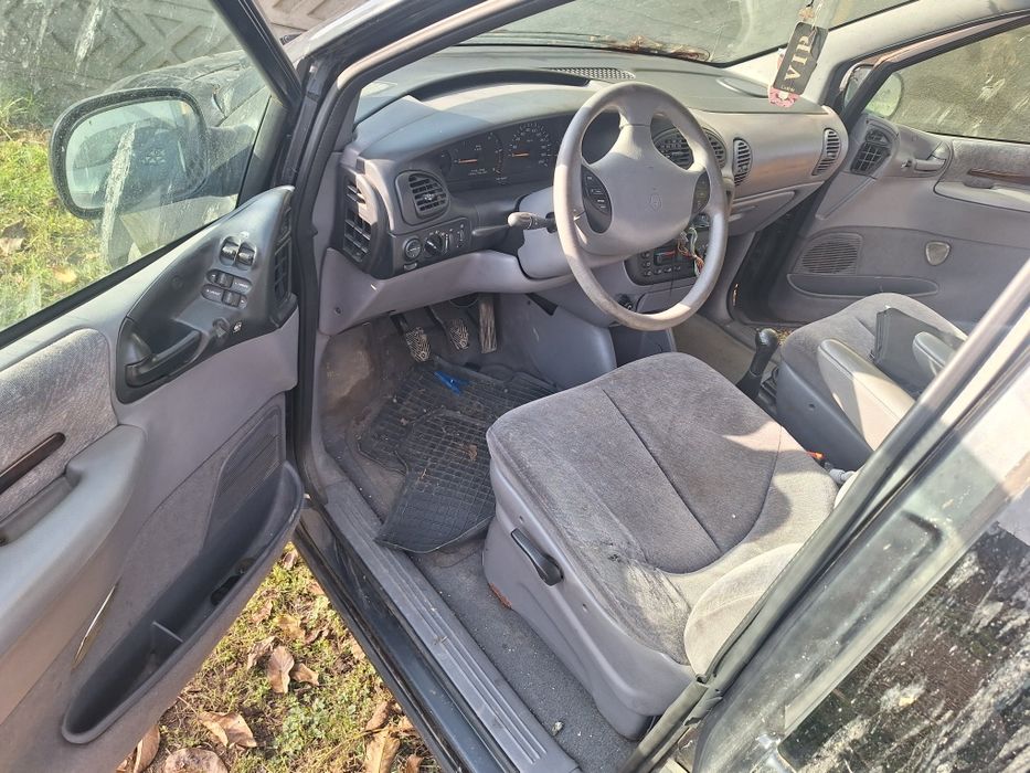 Dezmembrez chrysler grand voyager