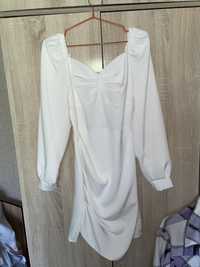 Платье белое 42-44 размер