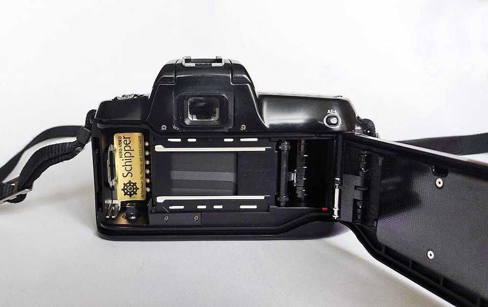 NIKON F50 - филмова камера