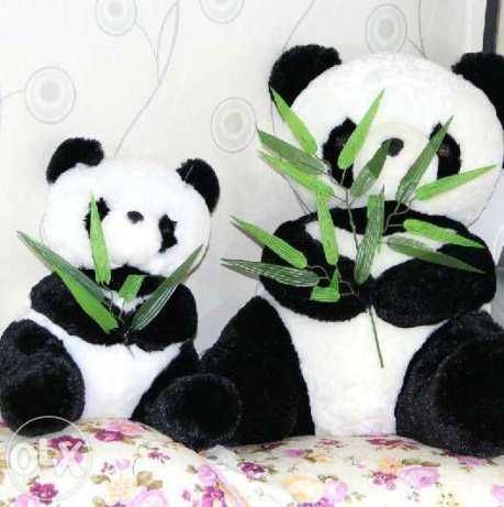 Urs panda plus usulet panda mare imens gigant