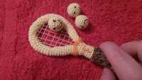Articole crosetate 7.: racheta tenis mini + 3 mingi