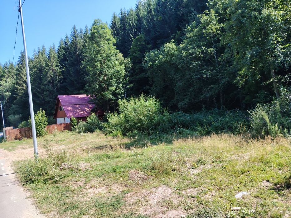 Vând teren intravilan