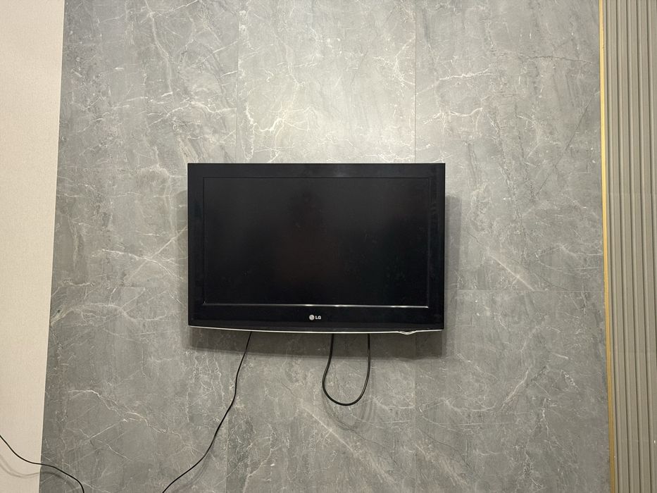 продам телевизор LG