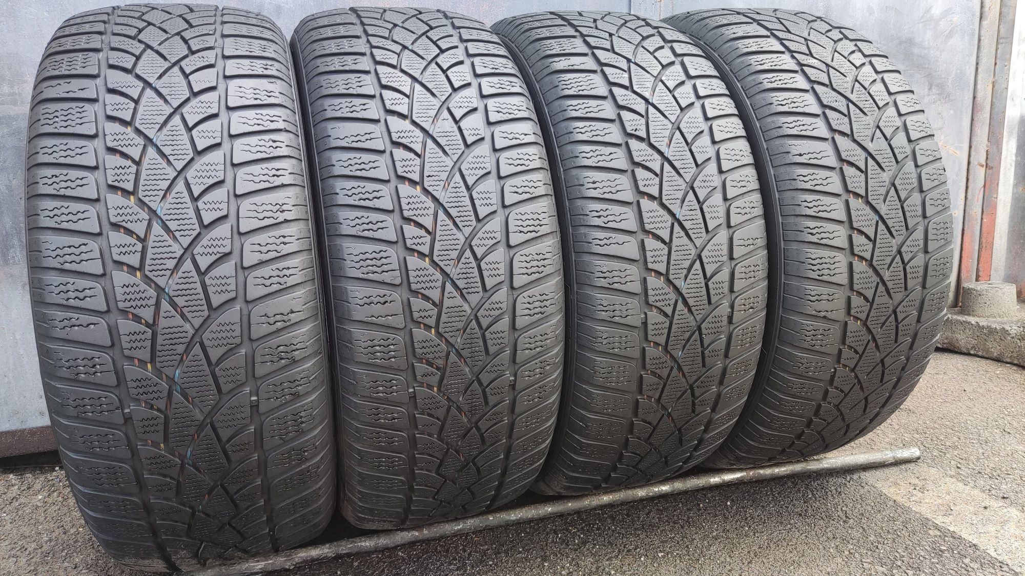 4бр зимни гуми 225/45/17 Dunlop Winter Sport, runflat 
dot21
6.8mm
Доб