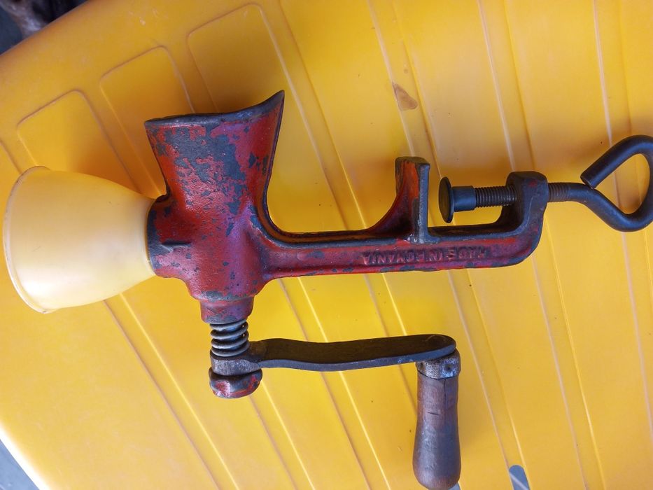 Mașina veche măcinat piper etc.