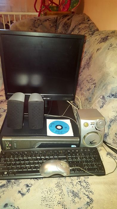 vând/schimb Sistem P4 Acer Veriton 2800