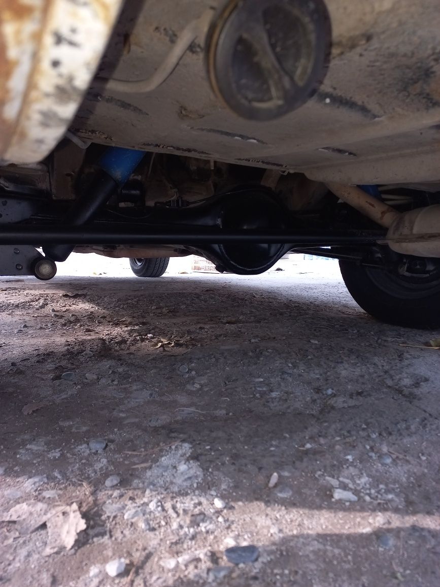 Vaz 2106 sotiladi Xolati zur churigan joyi yoq