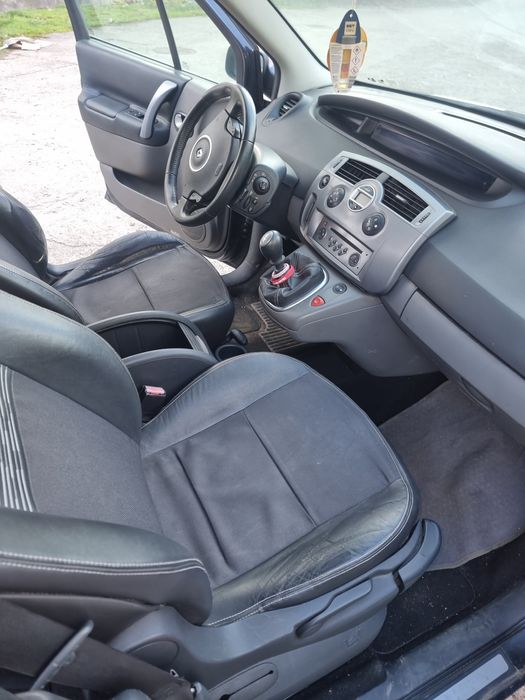 Dezmembram Renault Scenic 1,9 an 2008