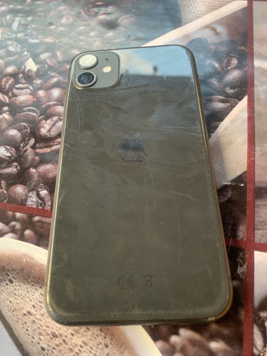Iphone 11 pentru piese! Ecran spart totul functional!