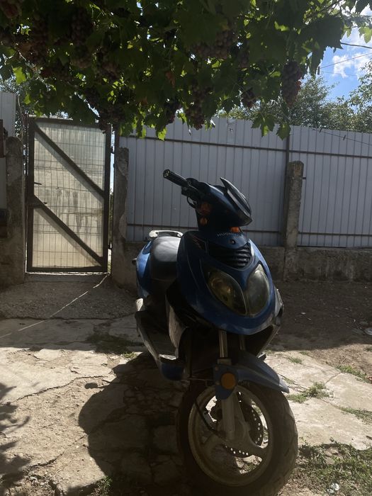 Vand scuter de 49 cc