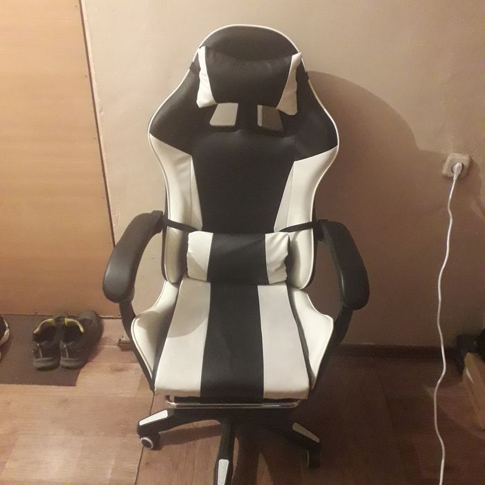 Продам игровое кресло