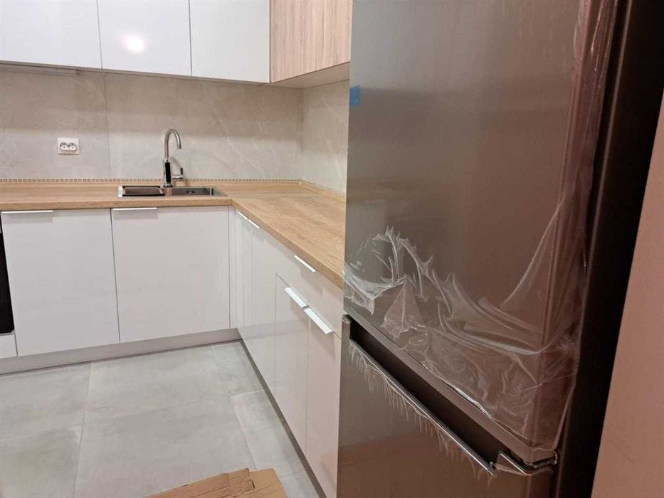 Дава се под наем Двустаен апартамент в Пловдив, Южен - 54 кв.м за 224.4 € - Снимка #2