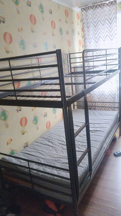 Продам двухъярусный кровать