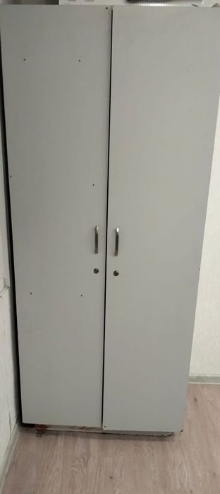 Шкаф, тумбочка, зеркало, диван, кресло