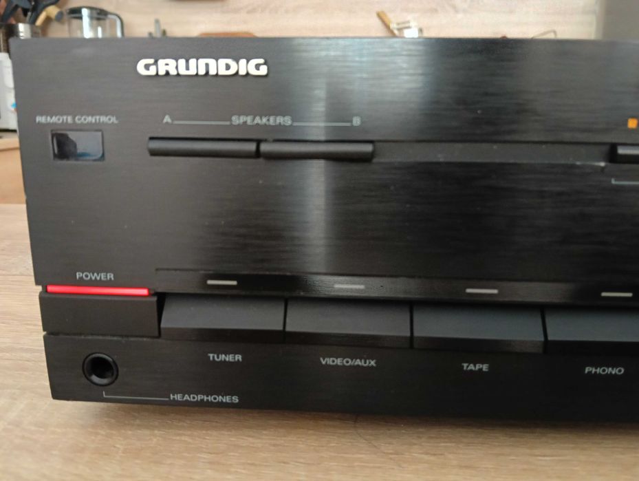 Усилвател Grundig V304 2x75W с дистанционно