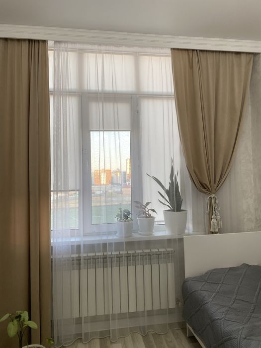 Продам шторы 10000 т . Шторы 3 м, тюль 5 м высота 275 см