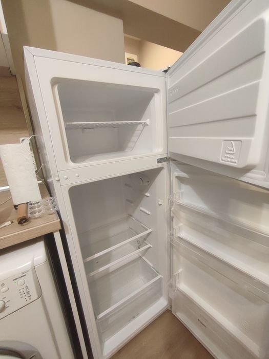 Хладилник с горна камера Candy