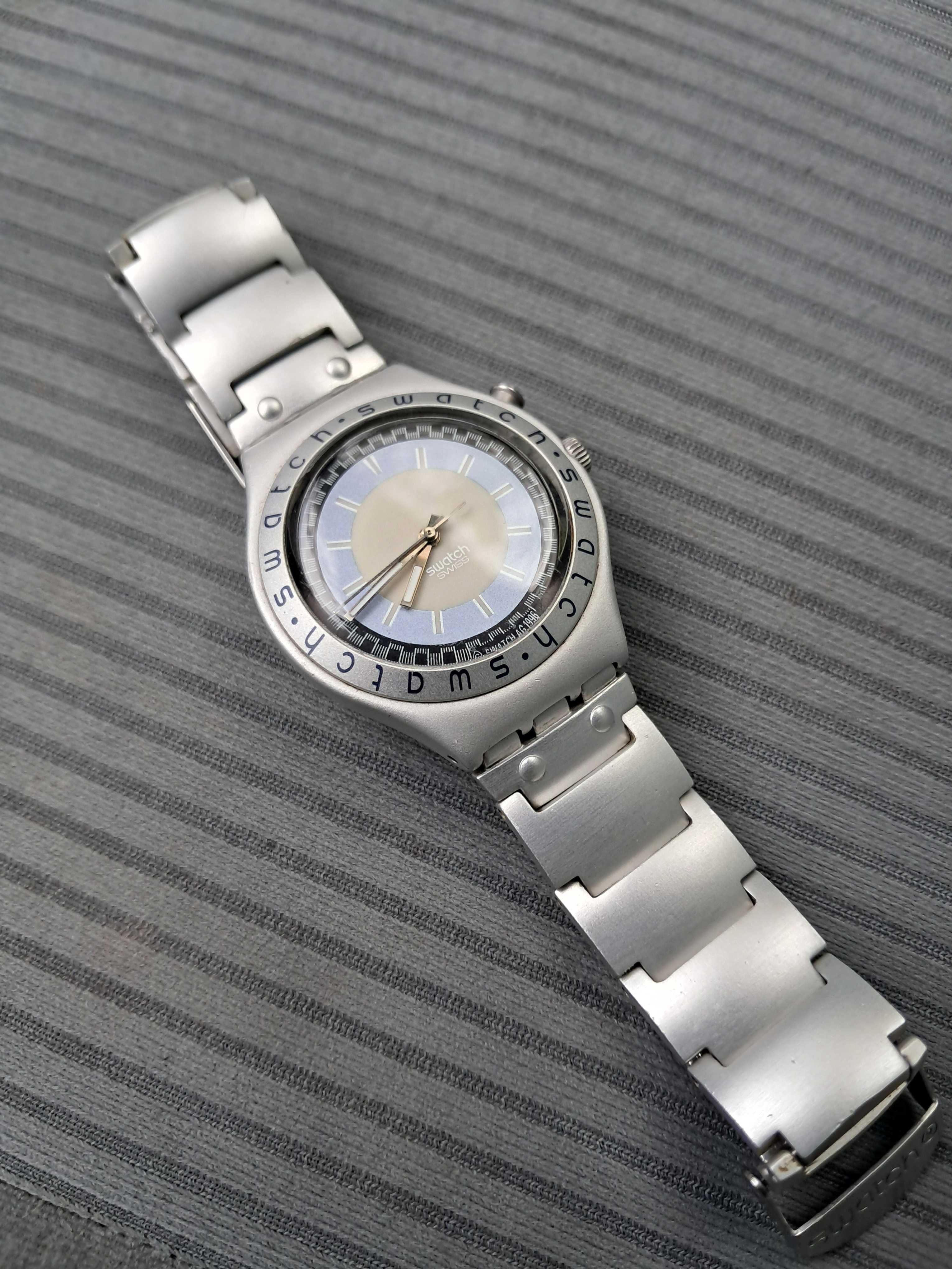 Часовник swatch swiss