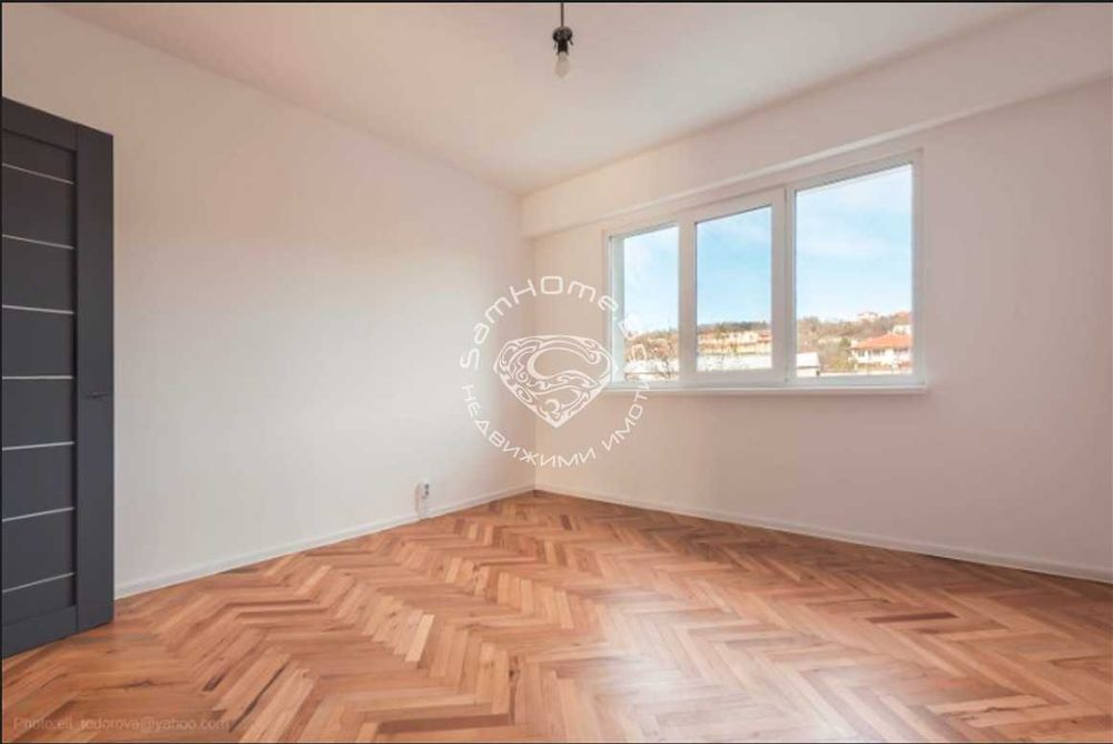 Продава се Четиристаен апартамент в Варна, Цветен квартал - 82 кв.м за 1903 €/кв.м - Снимка #2