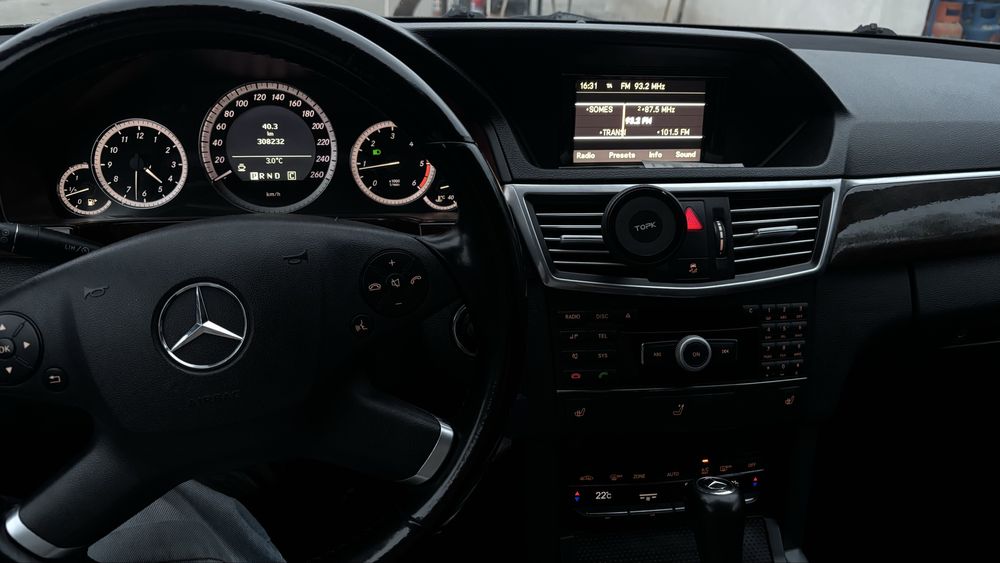 Mercedes benz E class