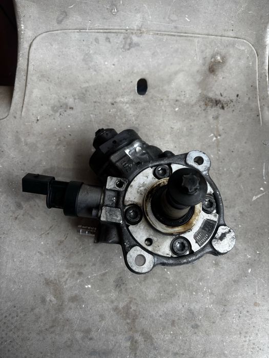 Pompa inalte inalta pres injectie Bmw seria 3 e90/e91 2.0d n47 177cp