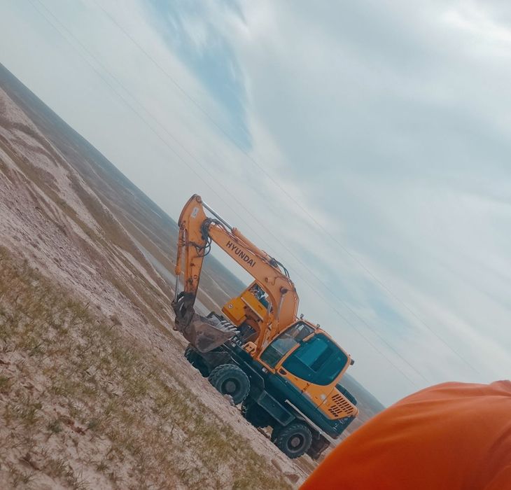 Экскаватор сотилади ишлаган соати 6500 мотачаст