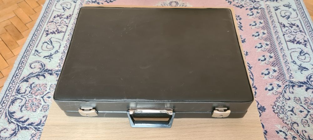 Кожено куфарче със заключване от соца