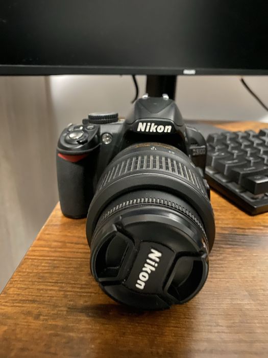 Nikon D3100 cu obiectiv 18-55