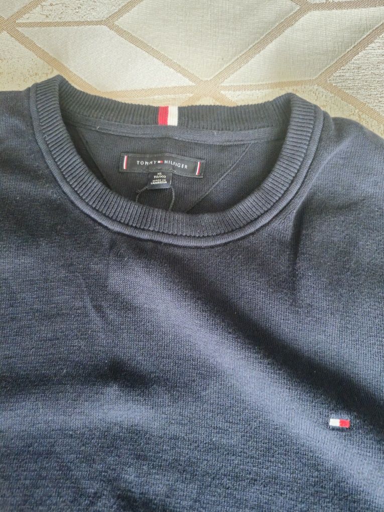 Свитер бренд Tomy HIlfiger