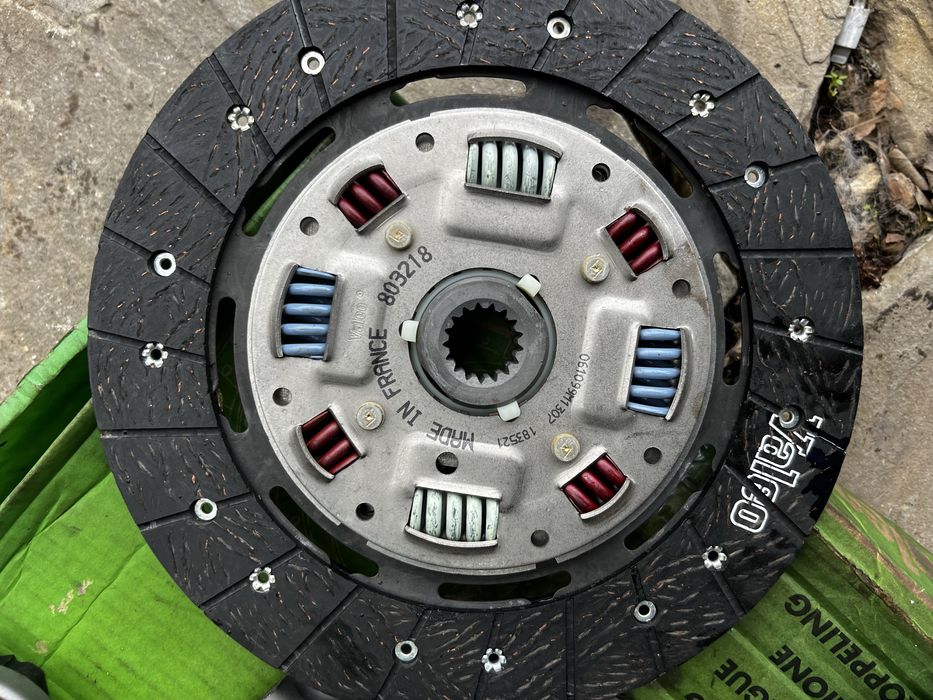 Съединител Valeo 803718 чисто нов