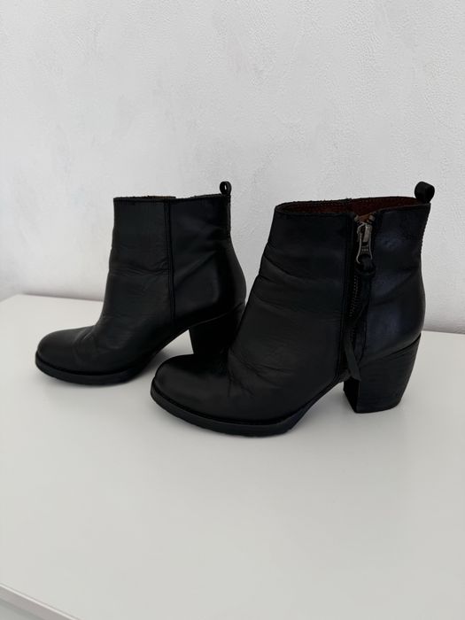 Боти на испанската марка “Nilson”