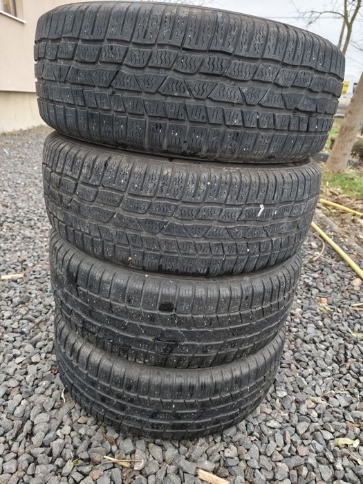 Vând cauciucuri iarna continental 215/60/16 negociabil