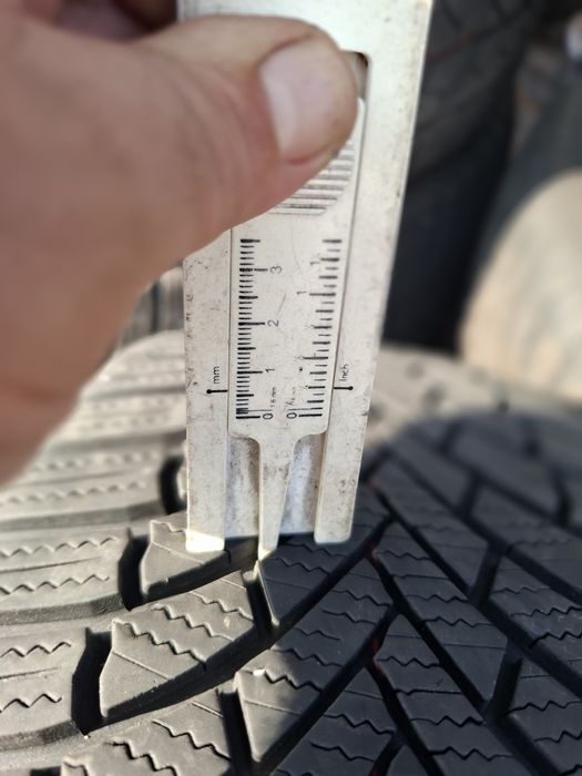 215 50 19дот3623 Bridgestone 2броя  цената е за 1бр