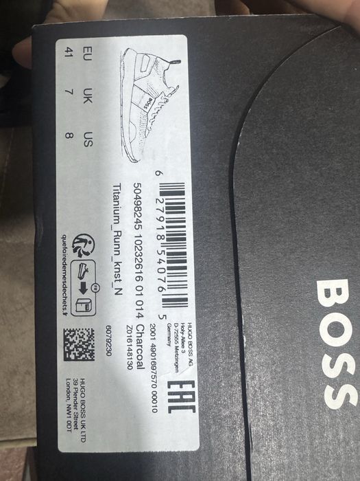 Продаю мужские кроссовки boss (оригинал)