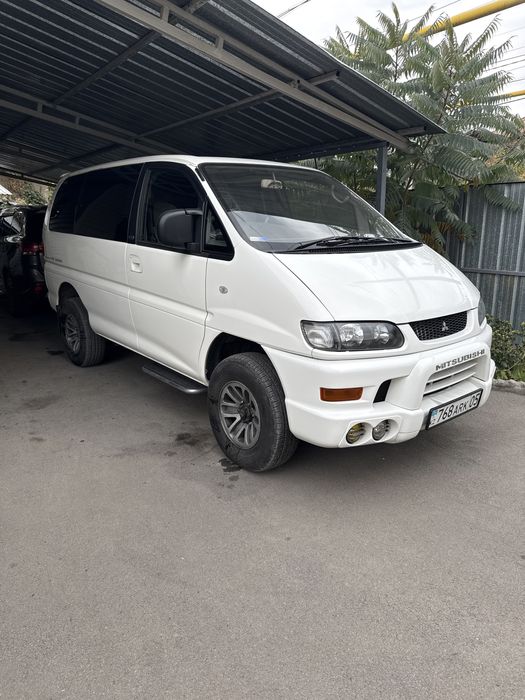 Mitsubishi DELICA