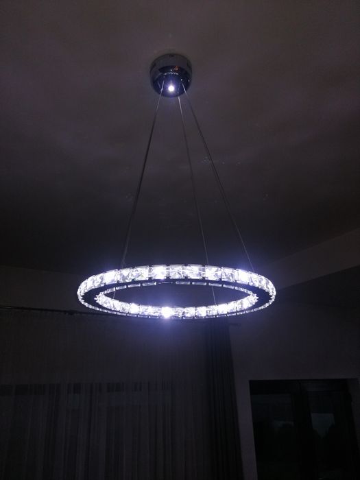 Vând 3 Lustre Led cu Pietre din Sticlă