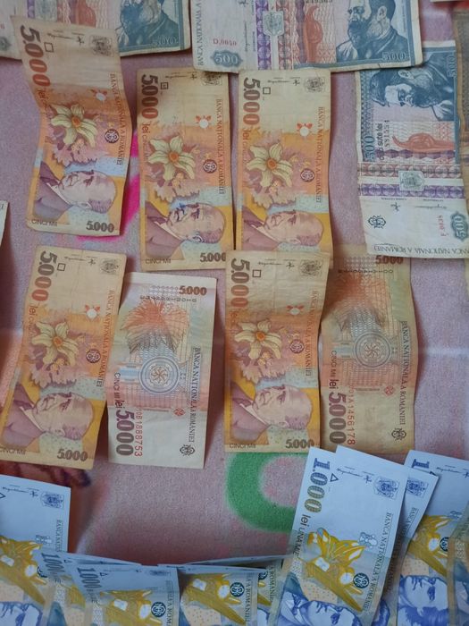 Vand bacnote vechi in stare foarte buna
