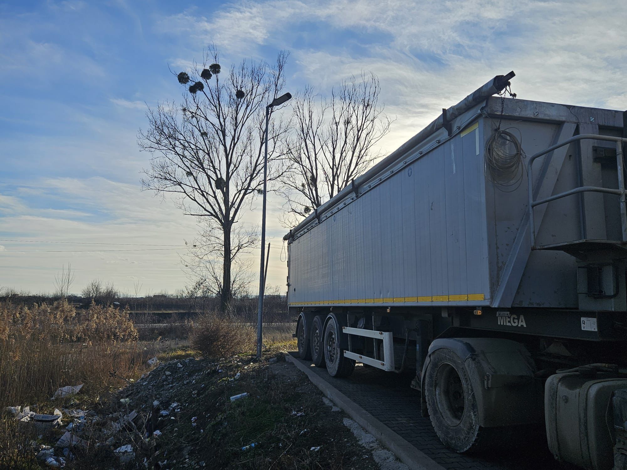 BENA CEREALE  , Mega , 48 m cubi  ,  Anvelope si prelata NOI