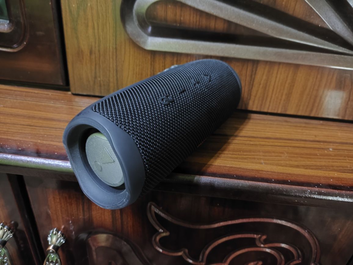 JBL Flip 5 xolati zo'r