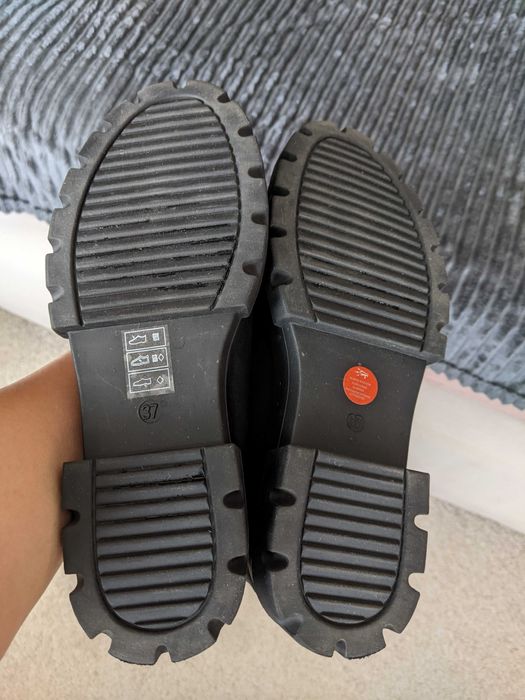 Дамски черни велурени ботуши Mohito