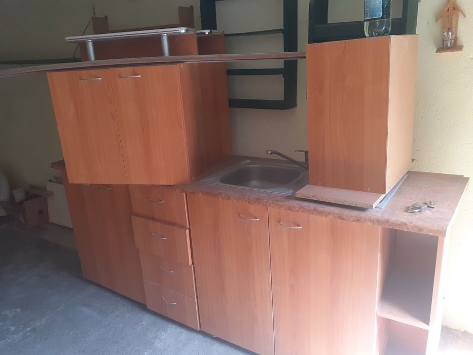 Mobilier de bucatarie in stare foarte buna, negociabil