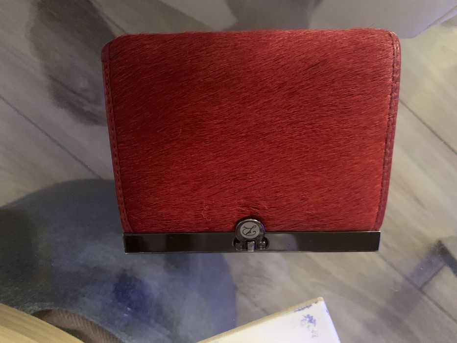 Портфейл от кожа на пони