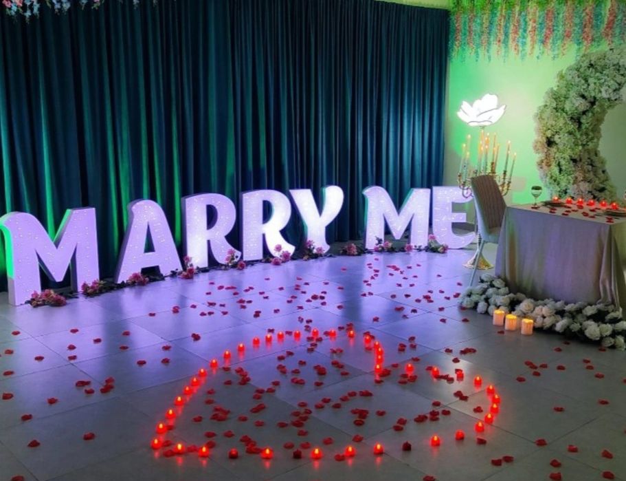 Marry me yozuvi va boshqa jihozlari sotiladi