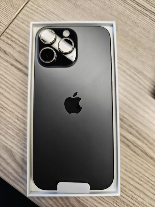 Iphone 16 Pro Max 515 black