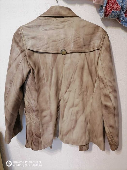 Продавам кожени якета, естествена кожа, размер М, цена 30