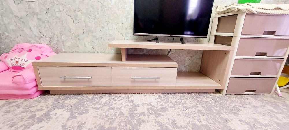 Продам тумбу под телевизор