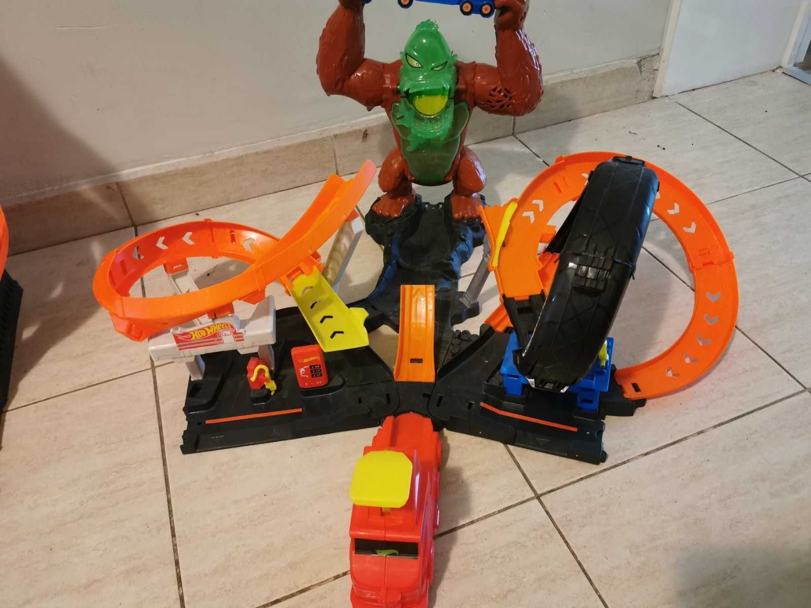 Hot wheels писти със колички