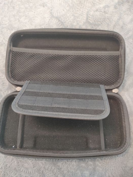 Nintendo switch + cutie de transport și card microSD de 256gb