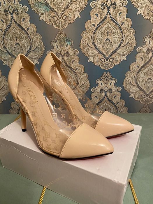 Туфли каблукпен , состояние зор 1рет киілген