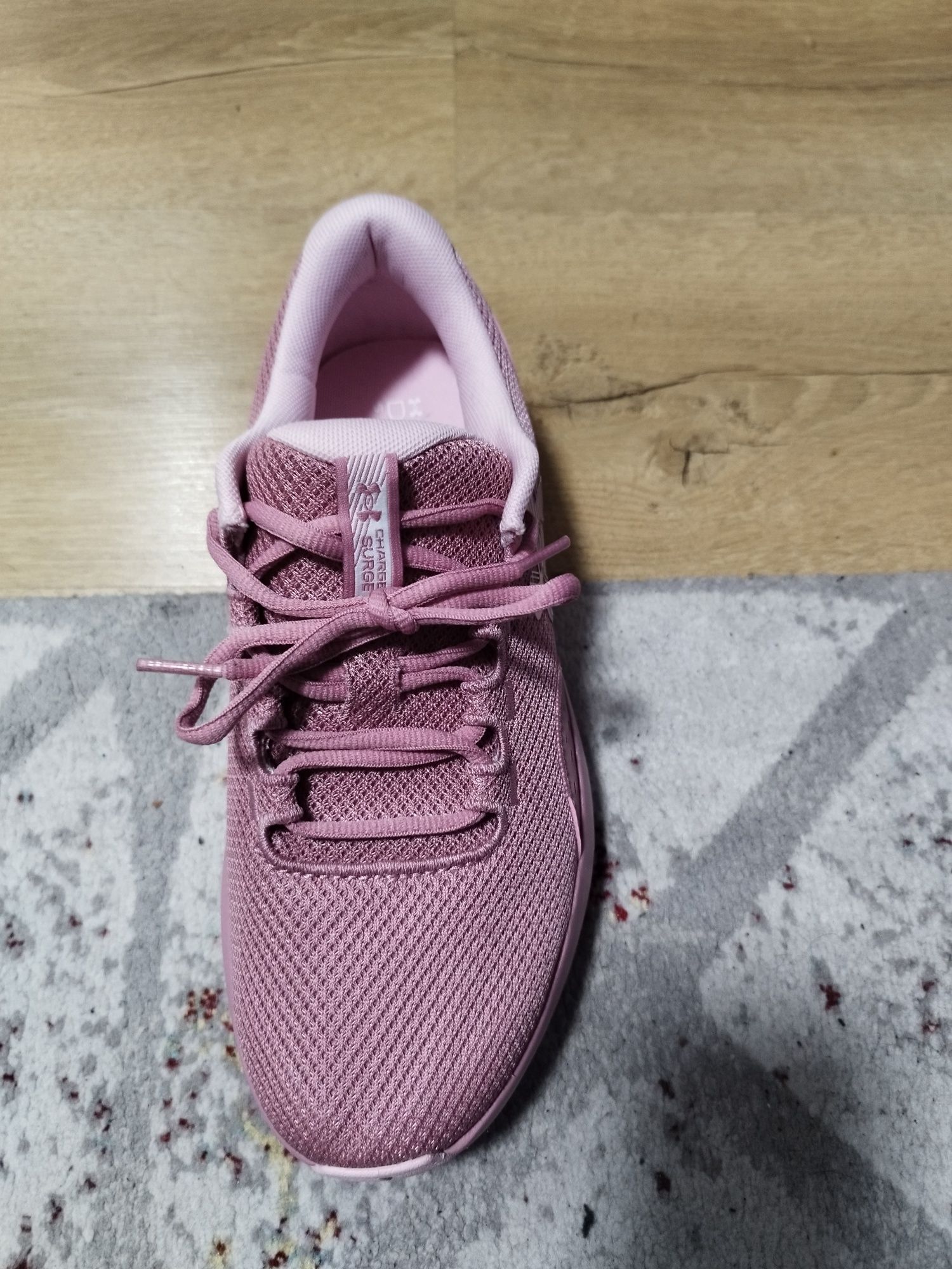 Under Armour Charged Surge 4
